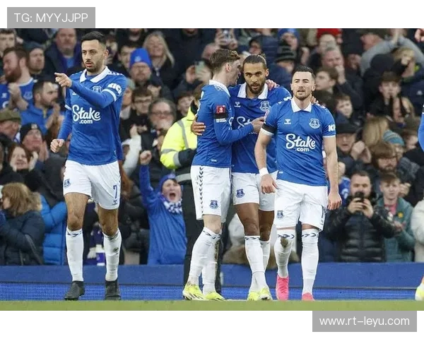 阿斯顿维拉主场迎战埃弗顿，维拉冲击主场九连胜